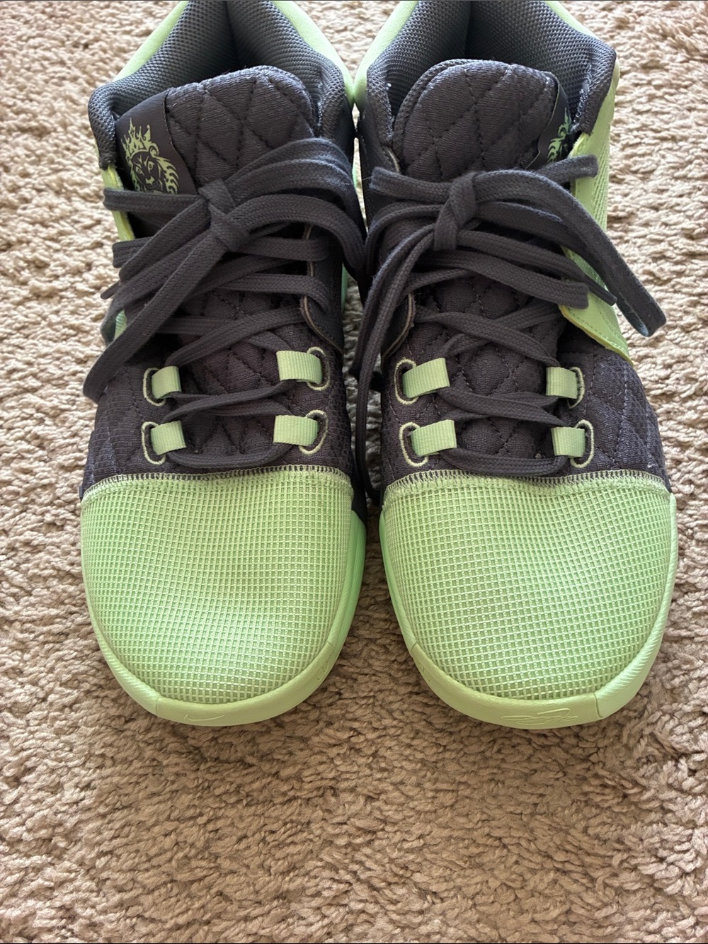 Men's Athletic Lace-Up Sneakers in Light Green and Gray